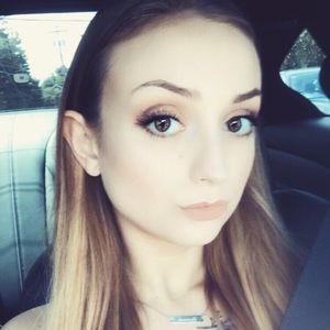 Meet your Posher, Savannah